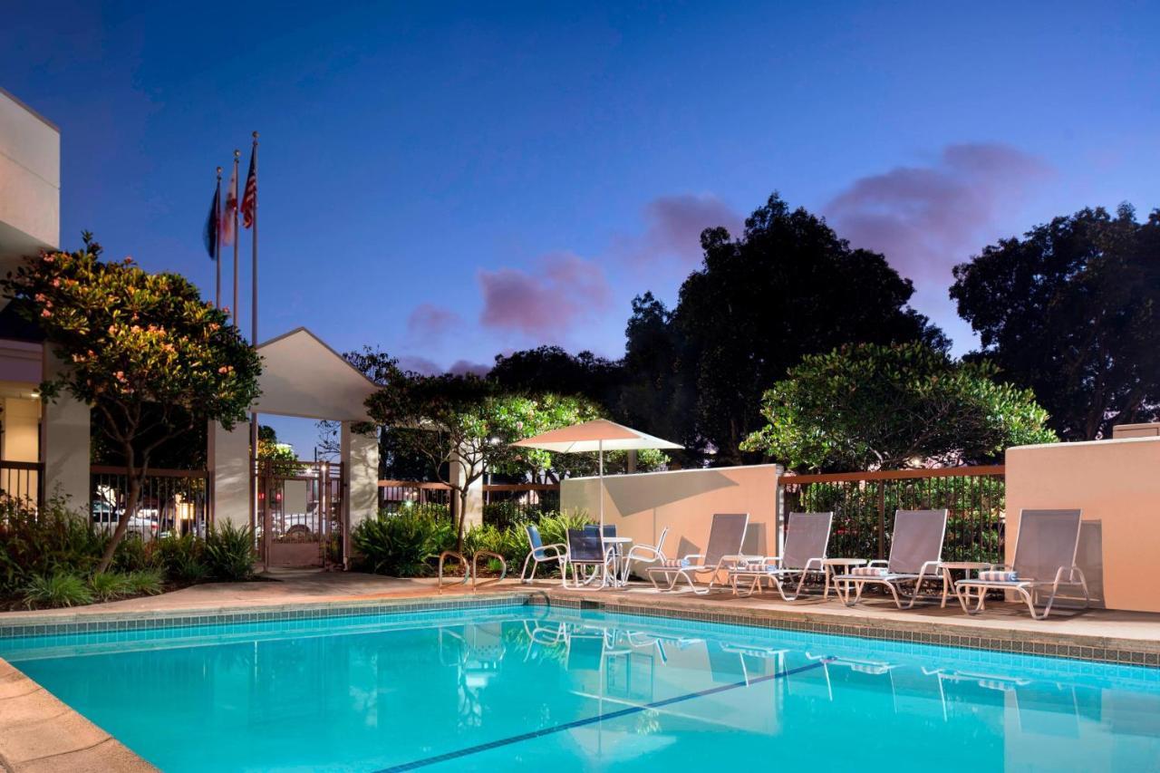 Four Points By Sheraton - San Francisco Bay Bridge Hotel Emeryville Exterior photo